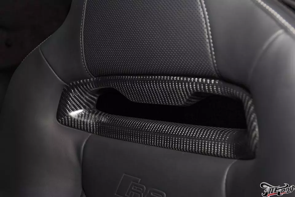 Audi R8. Ламинация и изготовление деталей из карбона - 2